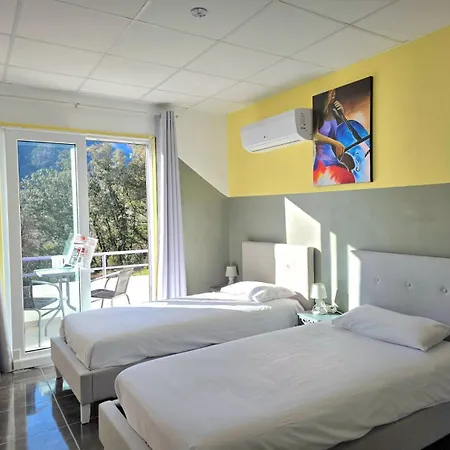 Domaine Des Anges Et 3* Montbolo